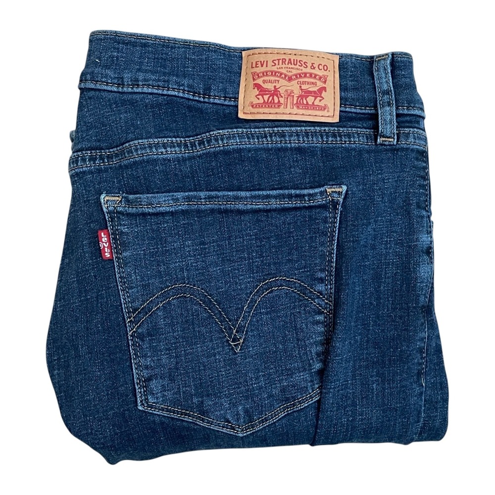 Levi's Women's Jeans Size 14/32-30 Dark Blue Jeans Classic Straight Cut CLEAN!
